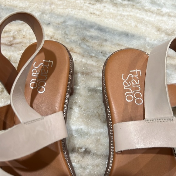 Women’s Leather Sandals size 9.  Like new worn only 1x - Picture 2 of 6